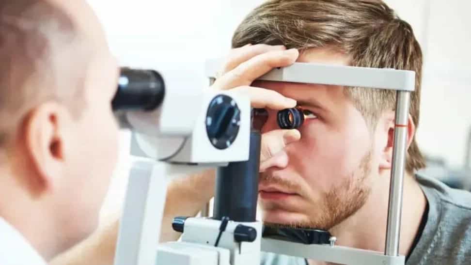 مراحل معاینه اپتومتری چشم